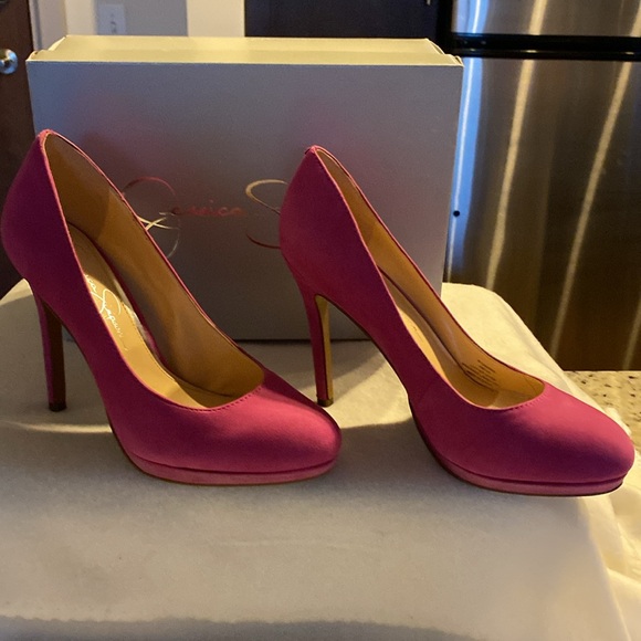Jessica Simpson Suede Pink Pumps!’ - Picture 3 of 5